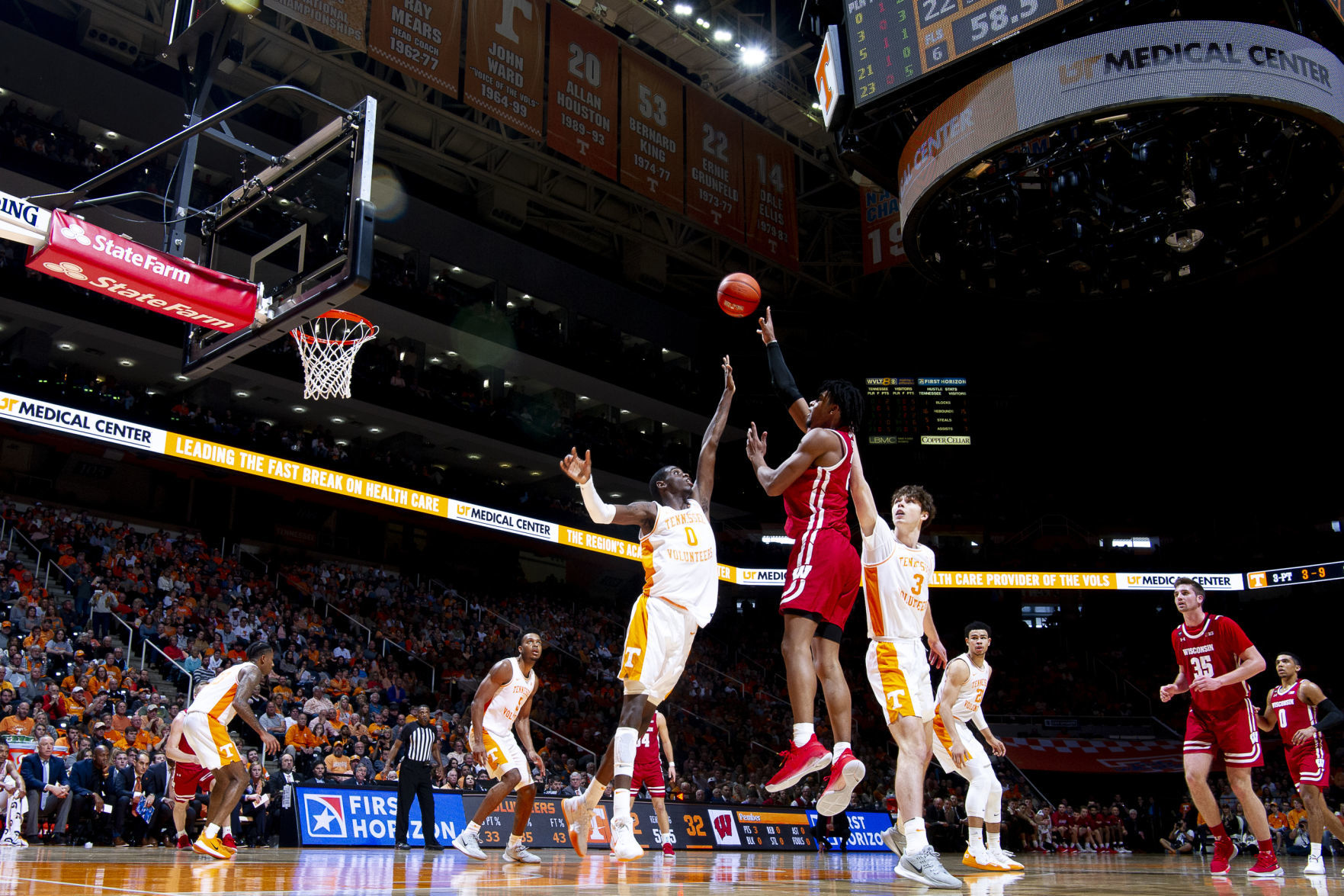 Badgers 68, Volunteers 48